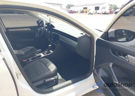 2022 Volkswagen Passat 2.0T Se z USA, uszkodzony, nr VIN 1VWSA7A33NC009415